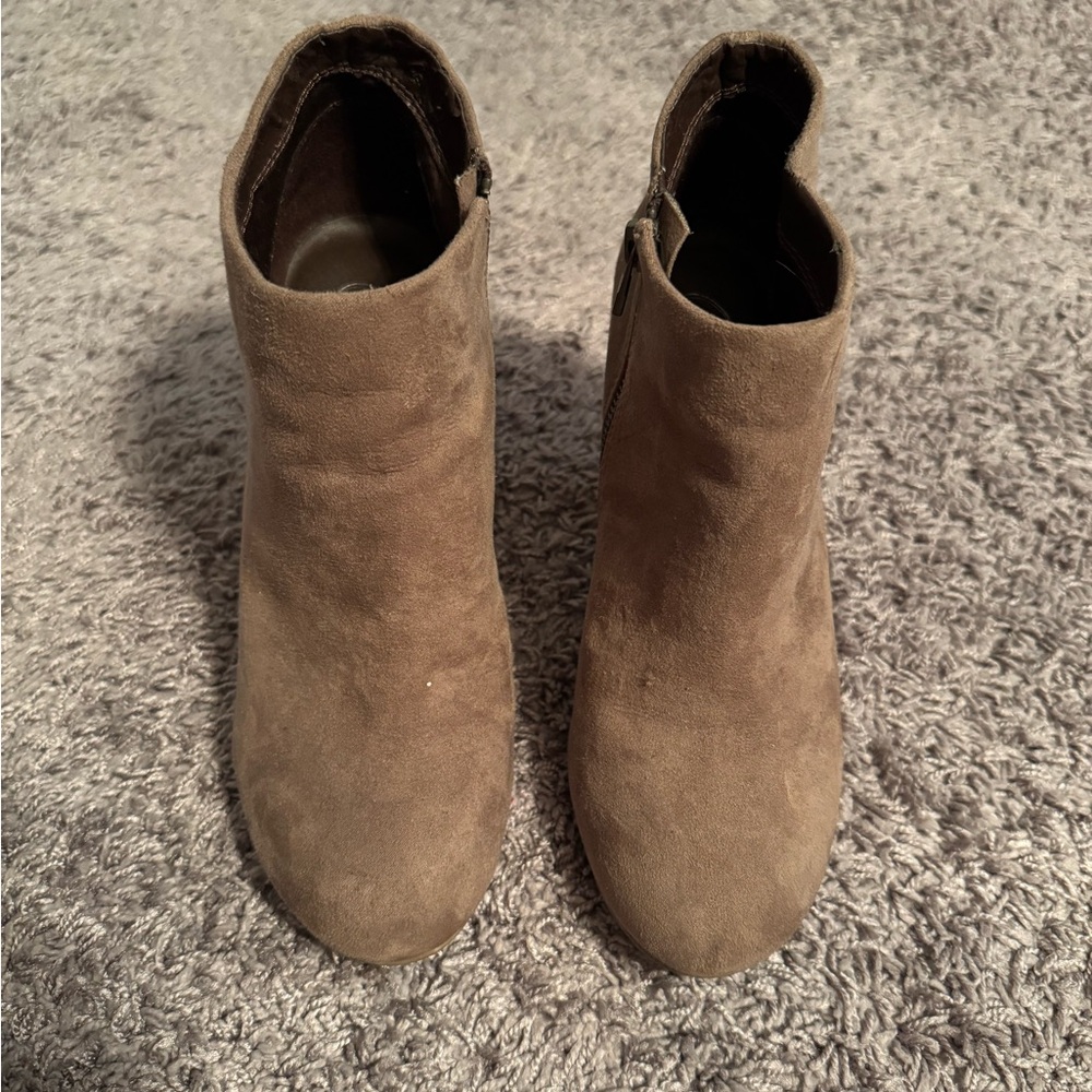 Stylish Tan Suede Ankle Boots
